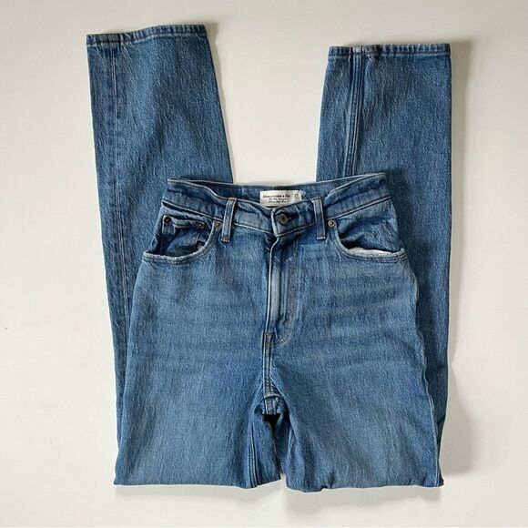 Abercrombie & Fitch Women's Straight Leg Jeans - Light Blue - Picture 4 of 8